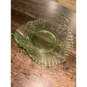 GREEN GLASS BOWL Vintage Curved Dish ELEGANTLY CURVED DESIGN Bowknots